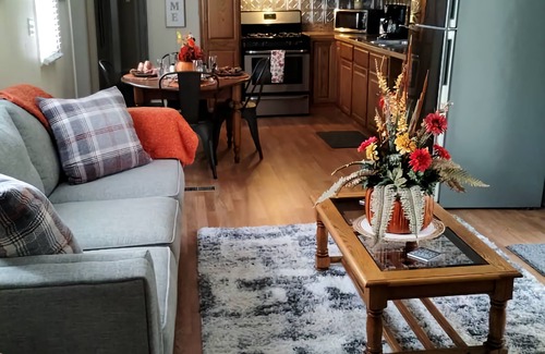 Allenton House | Cozy country home, Pet friendly!