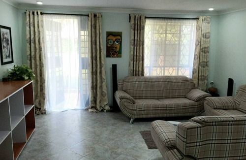 Gisambai House | Cozy countryside cottage, super close to great hiking trails.