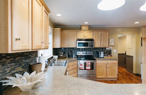 Sheridan House | Cozy Countryside Home on River in Wine Country!