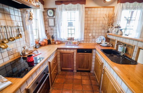 Krsko Villa | Cozy Countryside Retreat Villa with Hot-Tub - Two Bedroom Villa with Hot Tub
