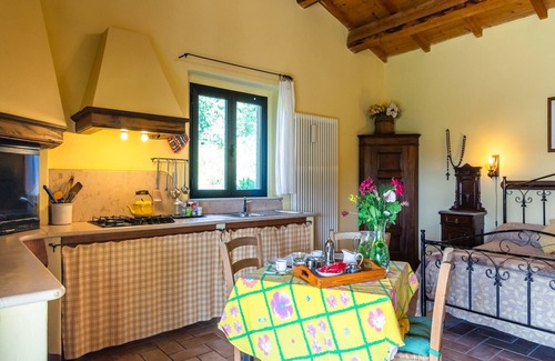 Cagli House | Cozy Couple’s Retreat