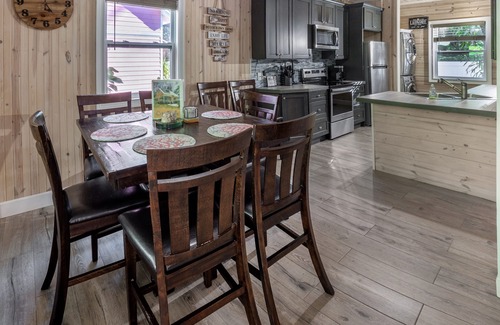 Spanish Wells House | Cozy Cove/Beach Access/FREE Golf Cart, Kayak/Peacefull/400ft sand path to Beach.