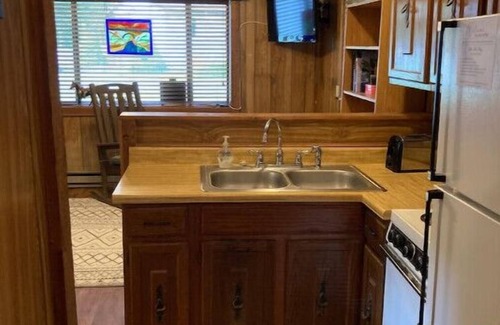 Pipestem Cabin | Cozy Creek Cabin: 1-Bedroom Cabin next to Pipestem Resort