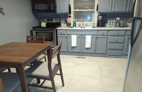 Naples Cottage | Cozy Creek Cottage, situated between the beautiful rolling hills of Italy, NY
