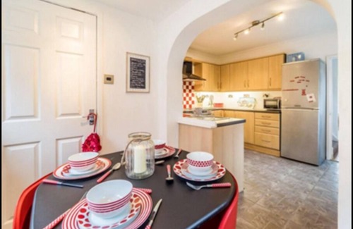 Cromer Apartment | Cozy Cromer Cottage