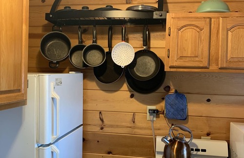 Peninsula Village Cabin | Cozy & Cute Studio Cabin, Pet Friendly with Large Deck On The Lakeshore