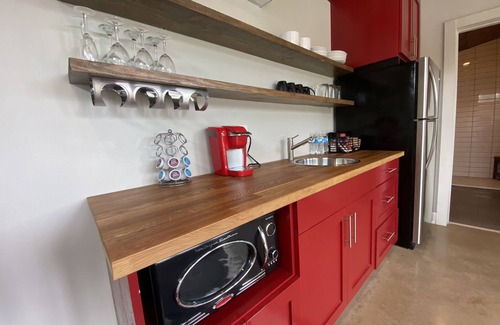 Dripping Springs House | Cozy/Cute Tiny House close to wineries, wedding venues & outdoor fun