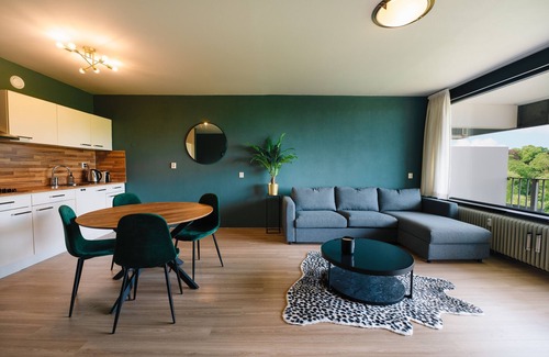 Stratum Apartment | Cozy DAF Apartment
