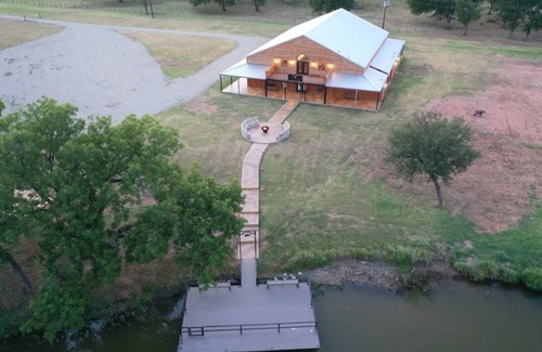 Dennis Cabin | Cozy Darlin' Suite on the River