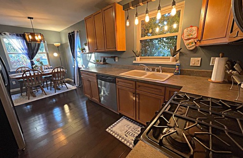 Dayton House | Cozy Dayton Cottage