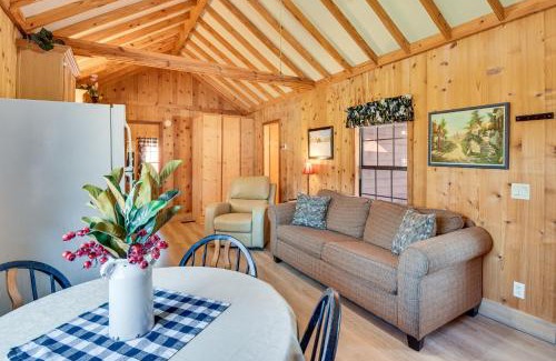 Rabun Gap House | Cozy Dillard Cabin with Mountain Views and Pool Access