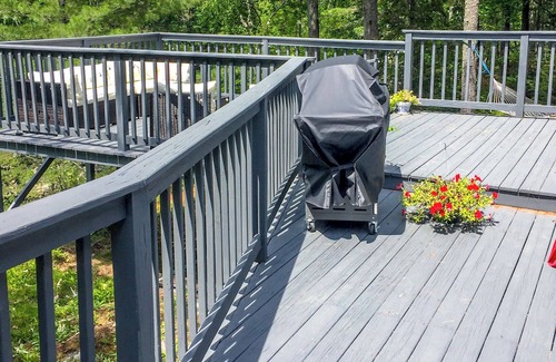 Wiscasset House | Cozy Dog-Friendly Retreat on Westport Island: Enjoy Serene Nature & Walk to Waterfront!