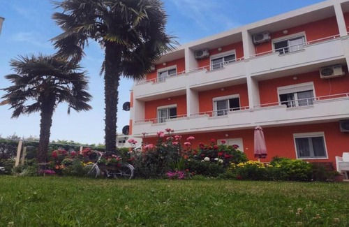 Gjerana House | Cozy Double Room with Living Area & Terrace