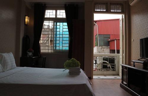 Hang Bai House | Cozy double room with private balcony