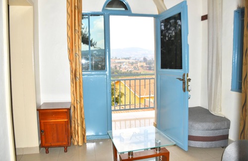Kigali House | Cozy Double Room with Workspace and Private Bath in Kigali