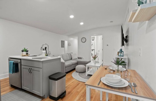 Corn Hill Apartment | Cozy Downtown Apartment - 1BR