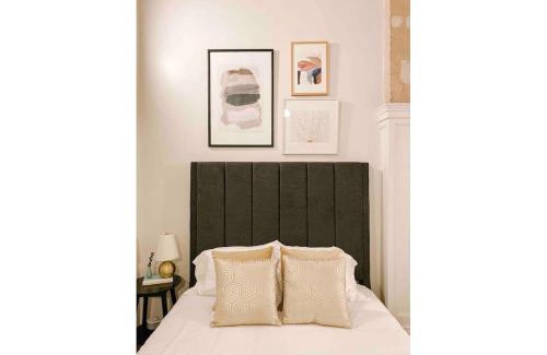 Old City Apartment | Cozy Downtown Loft