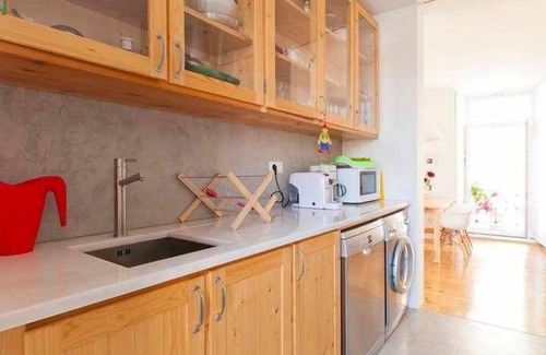 Alfama Apartment | Cozy Duplex flat with AC. Lovely neighbourhood.