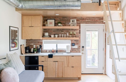 Waller Creek District House | Cozy East Austin Loft With Downtown Views and Low Key Vibes
