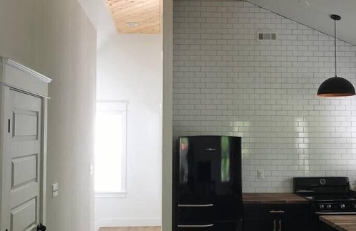 McFerrin Park House | Cozy Eastside Loft - Walkable to Restaurants!