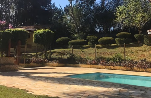 Ibiuna House | Cozy estate with ample space in the style of Grandma's house.