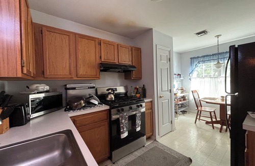 Harrisburg House | Cozy Fall Stay · Hershey/Harrisburg · Sleeps 5 · Free Parking