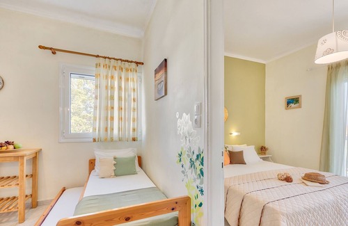Amoudi Apartment | Cozy family apartments at seaside hotel