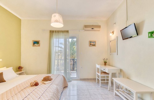 Amoudi Apartment | Cozy family apartments at seaside hotel