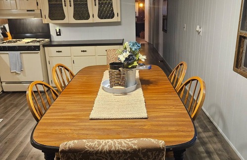 Suring Cottage | Cozy family cottage w/fireplace, near lake and national forest.