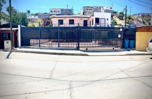 Ensenada House | Cozy family home with studio 10-15 min from tourist entertainment