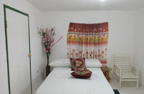 Port Antonio House | Cozy Family Inn