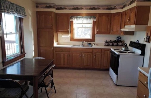 Dickeyville House | Cozy Farmhouse Retreat, Climb lighthouse, Acres to explore, Dogs ok, Amenities!