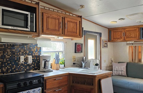 Clermont House | Cozy Fifth Wheel Haven