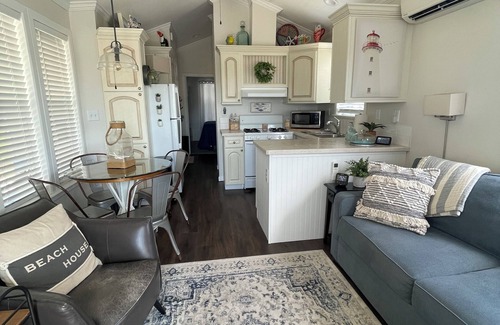 El Jobean House | Cozy Florida Resort Cottage