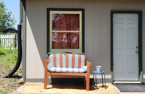 Columbia Apartment | Cozy for 2, Jacuzzi retreat, close to excellent park.