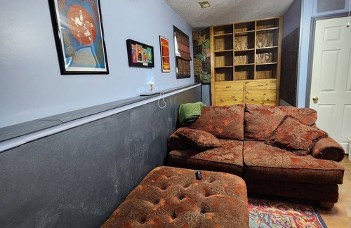 Columbia Apartment | Cozy for 2, Jacuzzi retreat, close to excellent park.