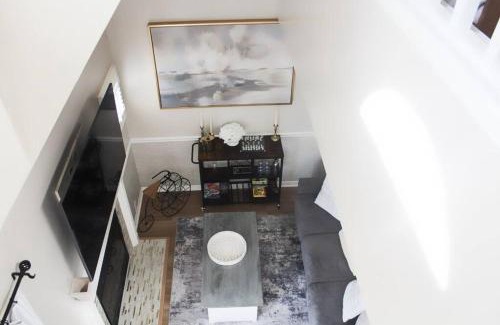 Norwich Apartment | Cozy French Style Villa- 3 Bed-Casino-Pools-Jacuzzi