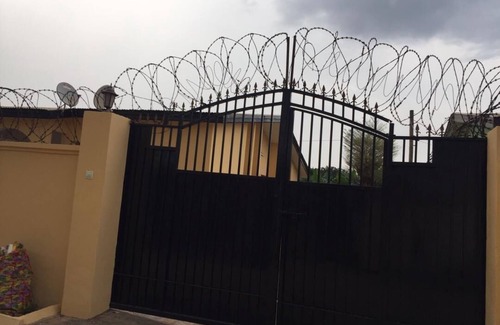 Accra House | Cozy, fully furnished and fenced house in ashongma estates