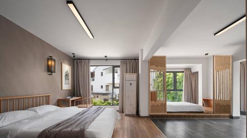 Xiufeng House | Cozy garden Inn Guilin free pick up service