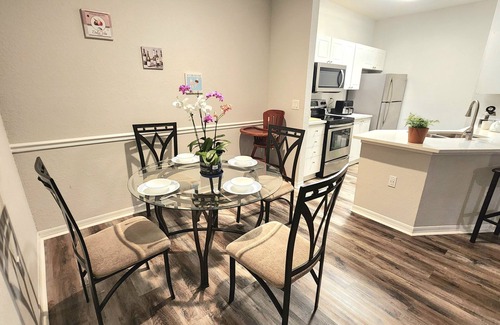 County Line Coalition Apartment | Cozy Gem in Tampa w/all Amenities, Pool, Hot Tub, Gym, Tennis Court!