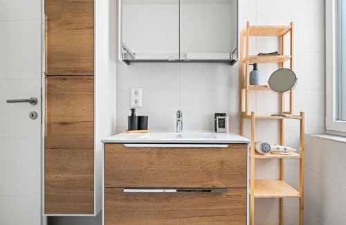 Funfhaus Apartment | Cozy, generous City Apartment - 10 min to city-centre - Contactless 24h Check-In