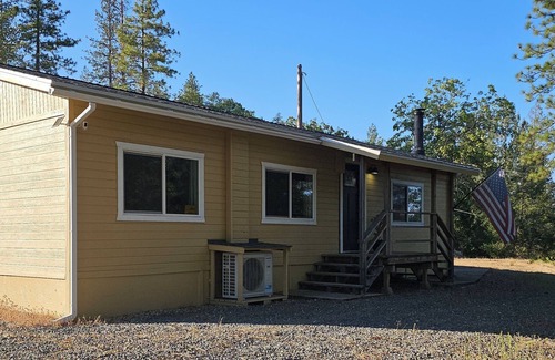 Colfax Cottage | Cozy Getaway at Boondok Farms