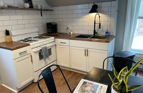 Spearfish Apartment | Cozy Getaway at Orchard Creek Cottages
