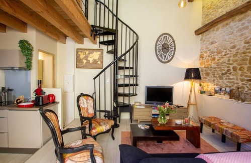 Auriac-du-Perigord Cottage | Cozy getaway in Périgord with terrace and mezzanine
