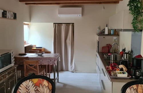 Auriac-du-Perigord Cottage | Cozy getaway in Périgord with terrace and mezzanine