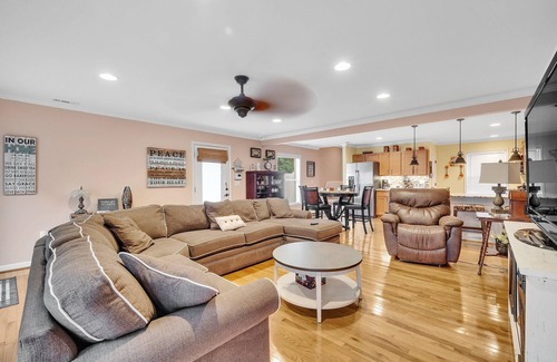 Waxhaw House | Cozy Getaway, Grill, Spacious by Zen Living