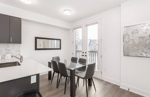 Waterloo House | Cozy Getaway in Uptown Waterloo