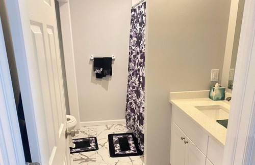 Ringwood House | Cozy getaway near State Park (Pet-Friendly!)