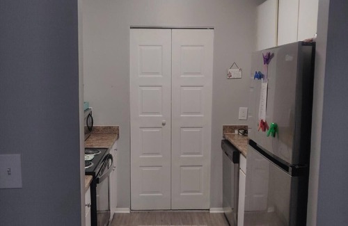 Middletown Apartment | Cozy Getaway w/lots of Natural Light :) 5 mins to adventures