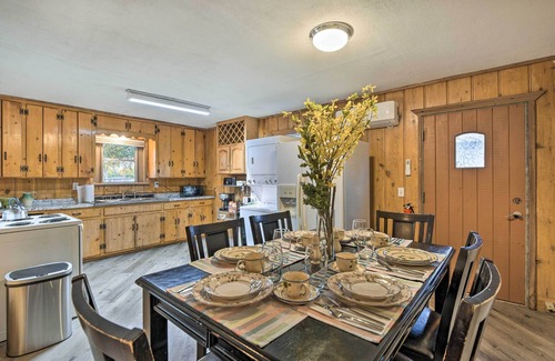 Graham House | Cozy Graham Retreat ~ 3 Mi to Lake Eddleman!